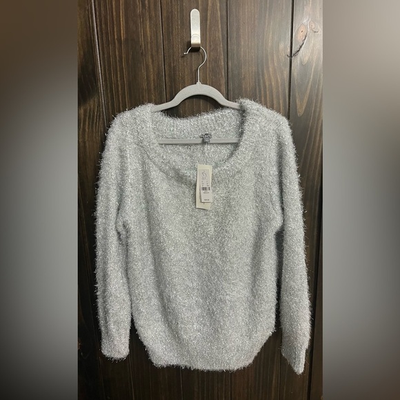 NWT-New York & Company SOHO Silver Sparkly Eyelash Sweater- Size: Medium - Picture 9 of 15